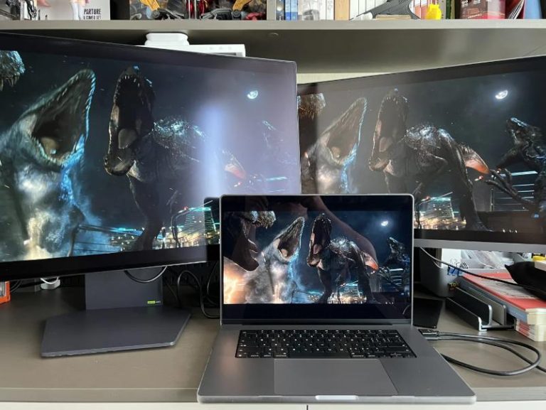 different computers monitors