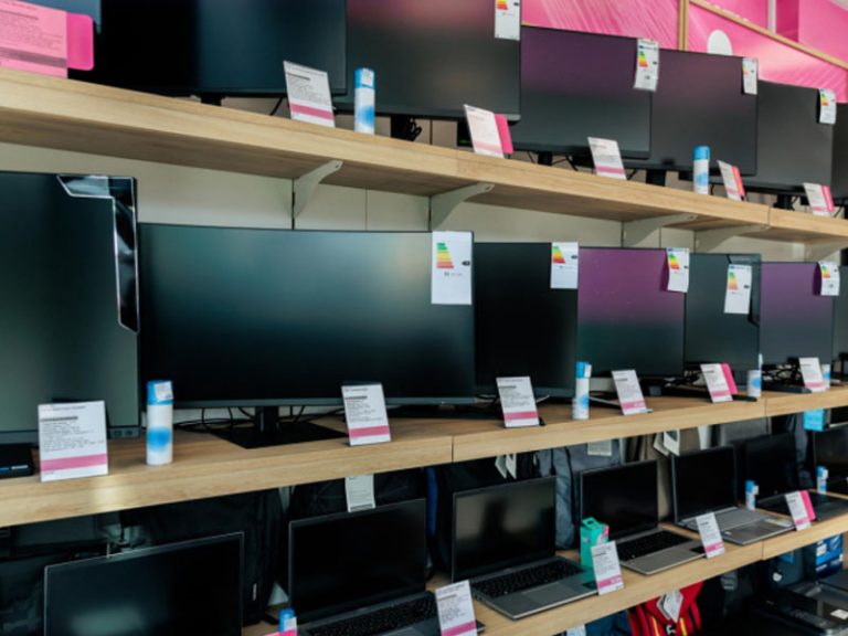Monitor Distributor